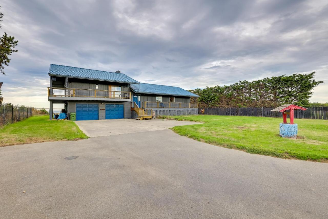 Oceanfront Port Angeles Home With Mountain View! Exterior photo